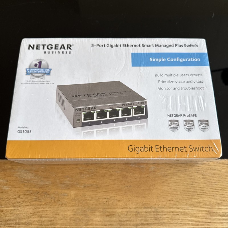 Netgear Buisness 5-port Gigabit Ethernet Smart Managed Plus Switch