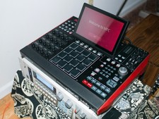 Akai Professional MPC-X Standalone Sampler  Sennheiser HD 650 Headphones