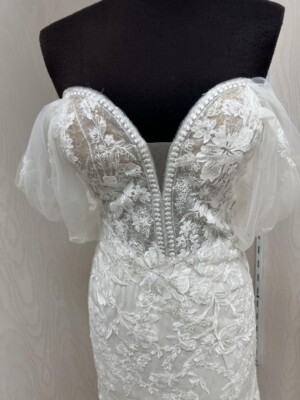 Sample Wedding Dress - Allure Romance Style 3555 - Size 14
