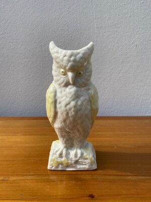 Eulenvase im Belleek-Stil
