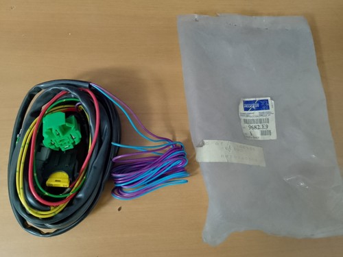 peugeot 106N headlights wires genuine 9682.E9 - Picture 2 of 6