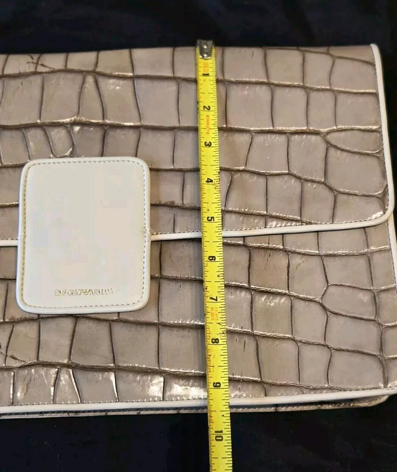 Bolso de mano/cartera de mano Emporio Armani vintage de cuero de becerro topo, patrón de cocodrilo Foto 4 de 4