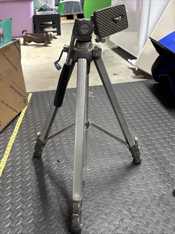 Vintage Sunset Model GD-3000 Camera Tripod With Pan Tilt Head Used - Image 2 of 4