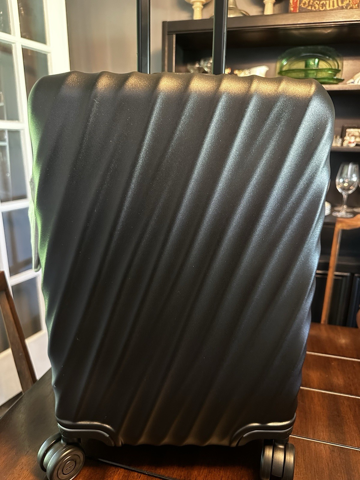 NWT TUMI 19 Degree International Expandable 4 Wheeled Carry-On - Hard Shell