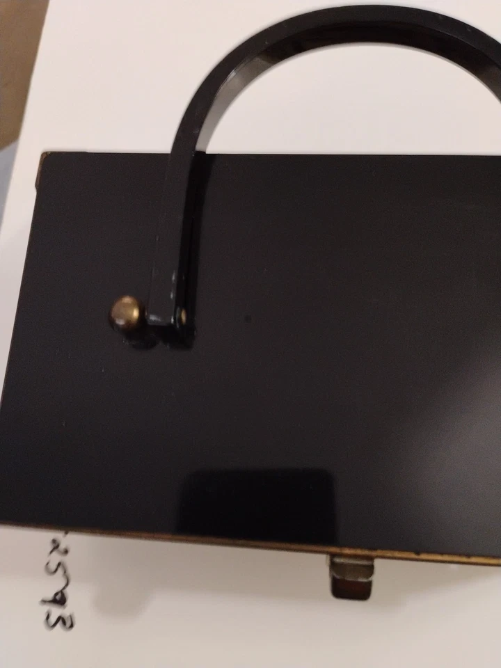 Cartera caja recortada de metal Lucite y latón de colección de los años 50 fondo completo, patrón de flores Foto 3 de 4