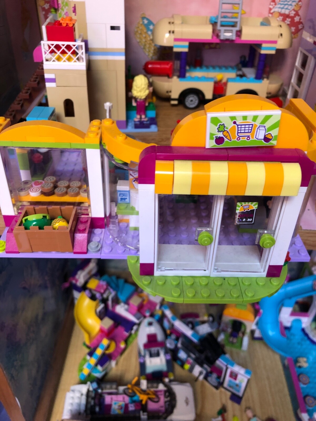 Lotto Lotto Lotto LEGO FRIENDS composto da molteplici elementi vedere descrizione 5022ae Lotto Lotto Lotto LEGO FRIENDS composto da molteplici elementi vedere descrizione 5022ae