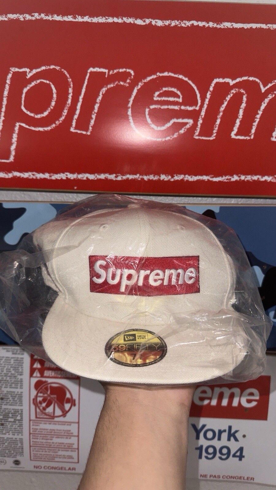 SUPREME World Famous Box Logo New Era Cap White 7 5/8 FW20