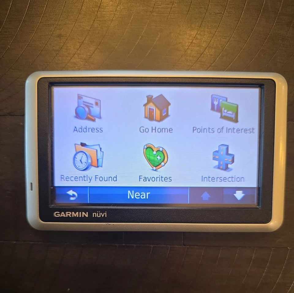 Garmin Nuvi GPS 1300 Series with Quick Start Manual Case & Bundle Car Cable - Image 3 of 4