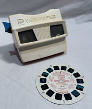 Vintage 1970's GAF VIEW-MASTER 3D VIEWER, Red, White  Blue - With Promo Reel