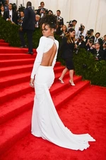 BEAUTIFUL RIHANNA 8X10 PHOTO