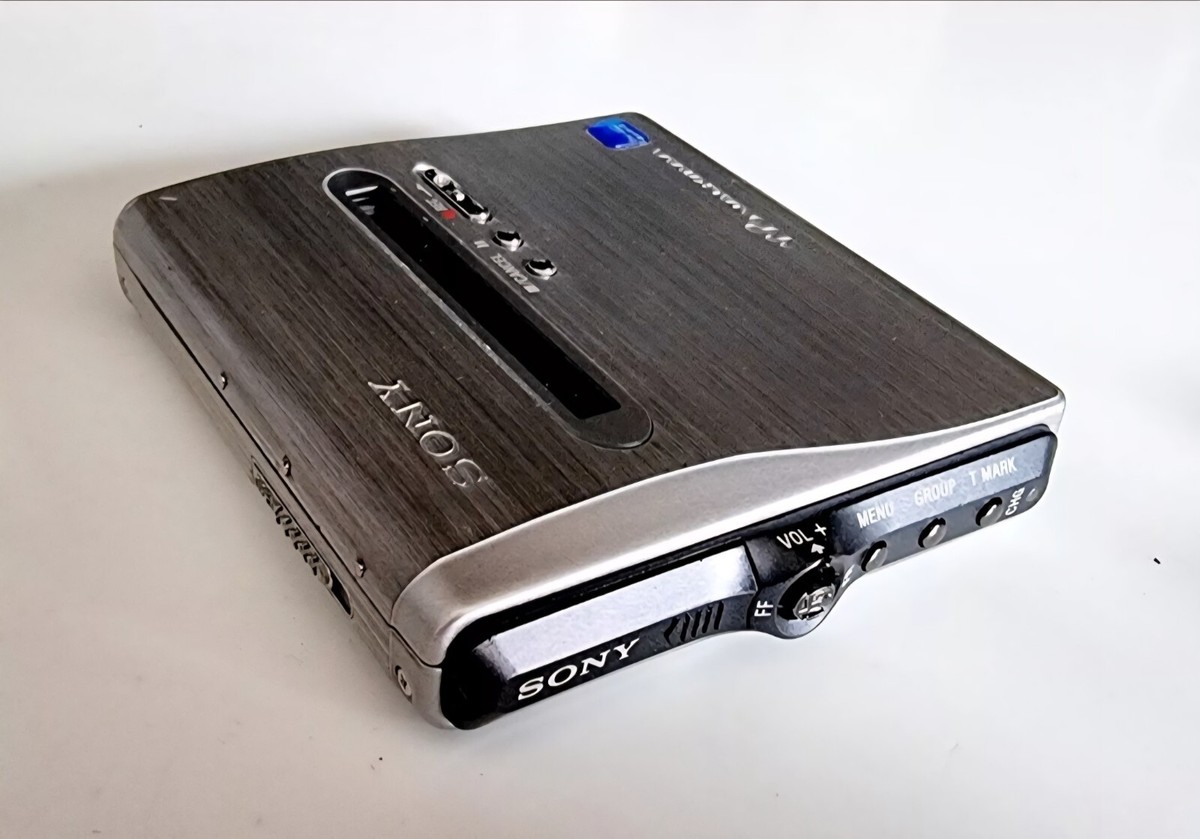 Sony Walkman MZ-NH1 MiniDisc Player Hi-MD fully working + 1GB Hi