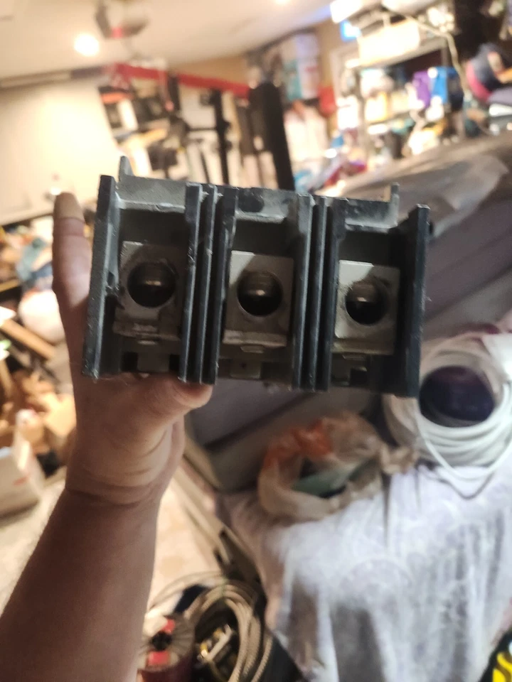 Siemens TFP324 200 Amp 240V 3 Polos Incluidos Fusibles 200A Extraíble Interruptor Completo Foto 4 de 4