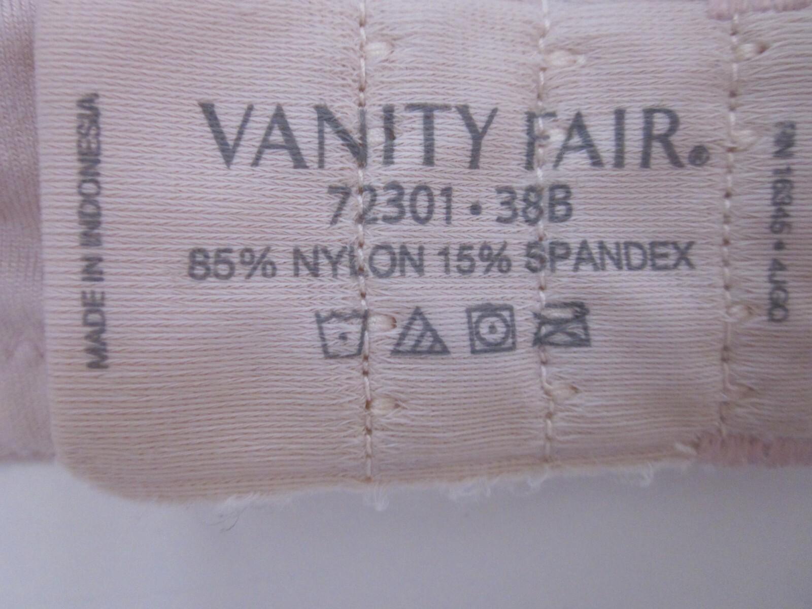 VANITY FAIR Sheer Quartz Ego Boost Wireless Pushup Convertible Bra Sz 38B