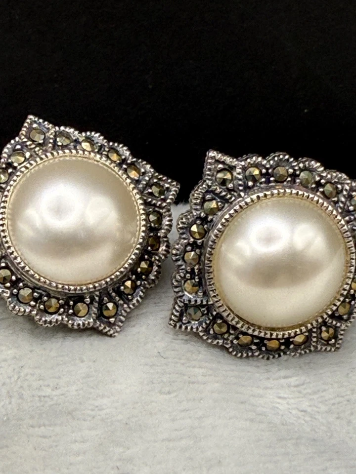 Pendientes cuadrados vintage de plata de ley Judith Jack imitación perla marcasitas Foto 2 de 4