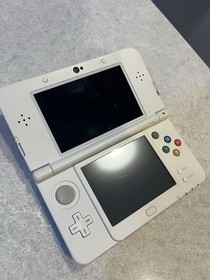 New Nintendo 3DS North American Console With Super Mario Plate