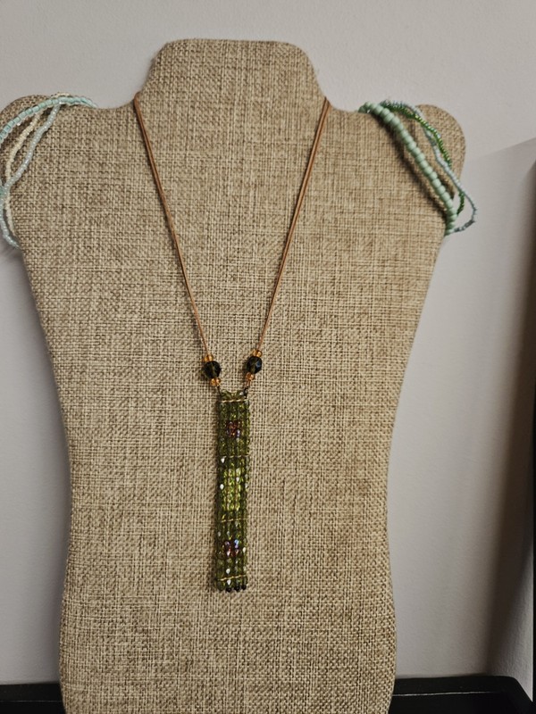 Beautiful Beaded Pendant Necklace & Stretchy Beaded Bracelets 