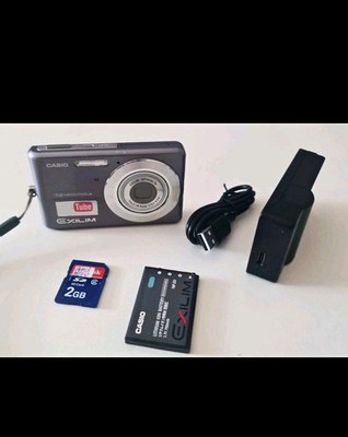 Casio EXILIM EX-Z12 Digitalkamera 7,2 MP 3x Zoom 2,6'' Display Silber