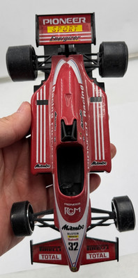 Bburago Indy Team Pioneer Racing 32 Modellauto 1:24 F1 Vintage Formel 1 Italy