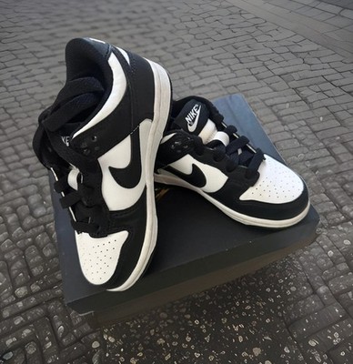 Nike Dunks Low  Panda  Little Kids Sneakers. PS 10.5C (CW1588-100)