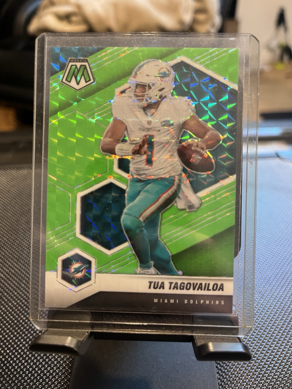 2021 Tua Tagovailoa /10 Green Fluorescent Panini Mosaic Dolphins 122