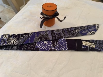 Hermes Animapolis Twilly Marine Bleu/ Royal Bleu, 100% silk