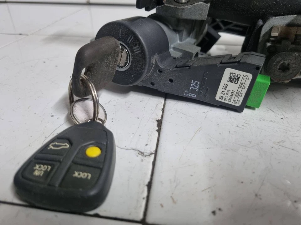 Volvo V70 2001 Petrol Ignition barrel lock 73760 RDV8212 - Image 2 of 4