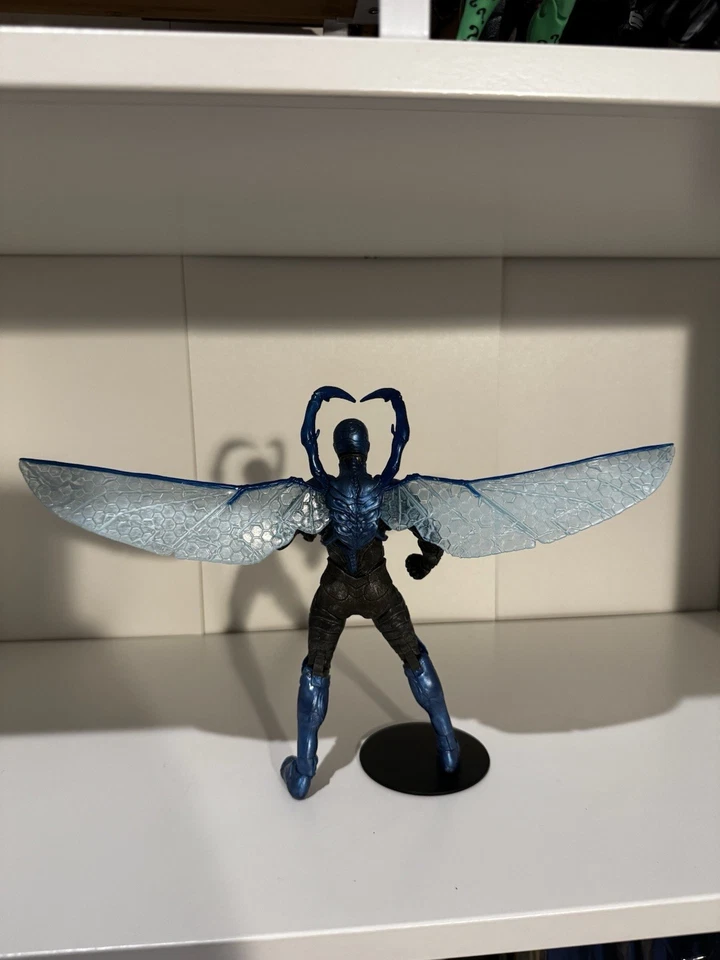 Figura de acción suelta McFarlane DC Multiverse Blue Beetle Foto 2 de 3