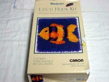 WONDER ART Craft Kit - GOLDFISH Latch Hook Kit - Caron 4673 - Partially Started