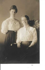 POSTCARD PORTRAIT OF TWO WOMEN - BUFRESME STUDIO PORTLAND OREGON