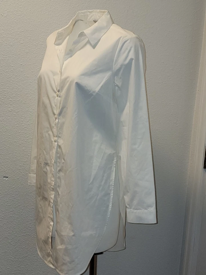 Camisa Belle Sky para mujer talla M blanca con abertura alta con botones Foto 3 de 4