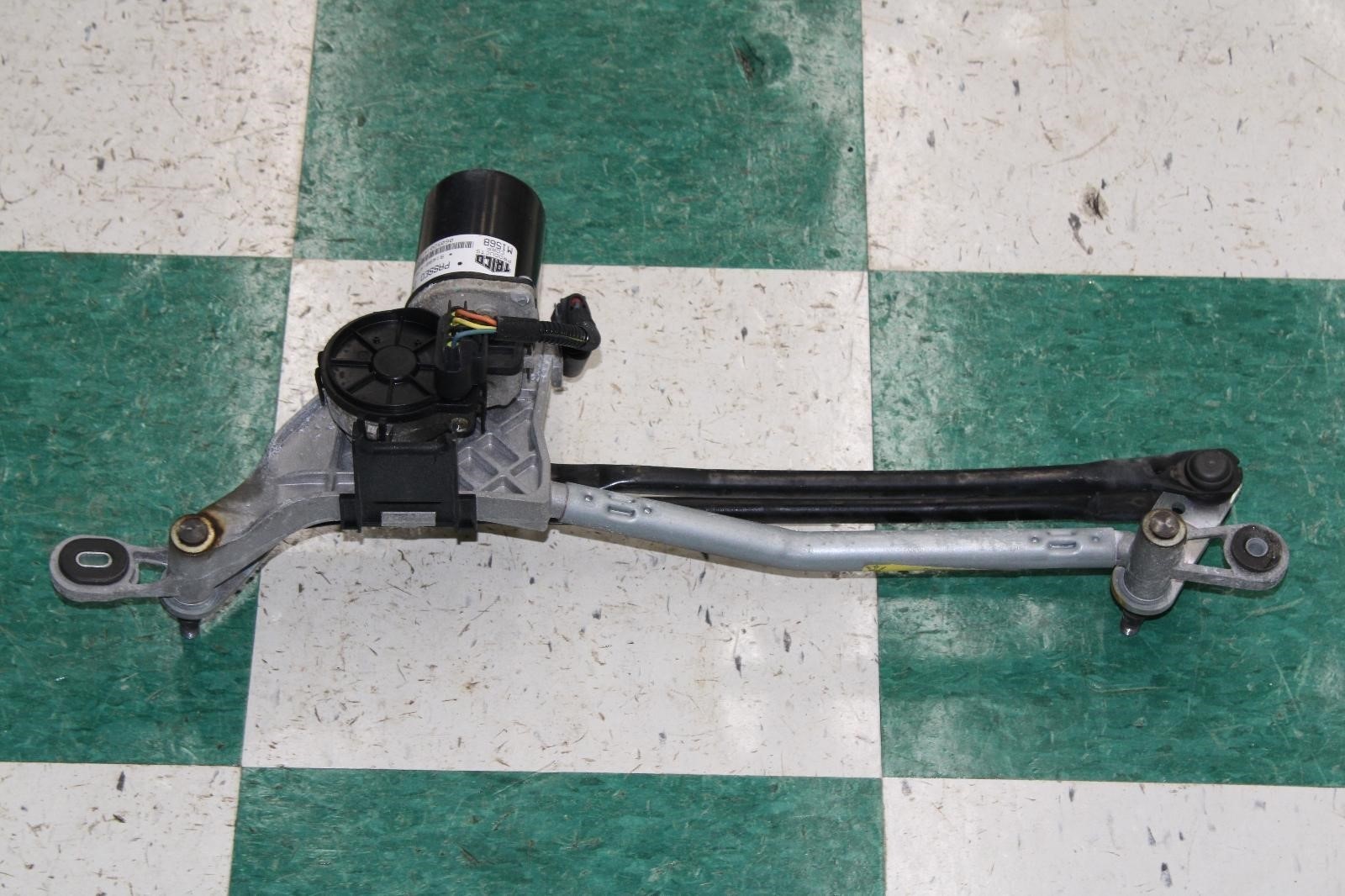 Maserati Ghibli 2014-2024 Front Windshield wiper motor