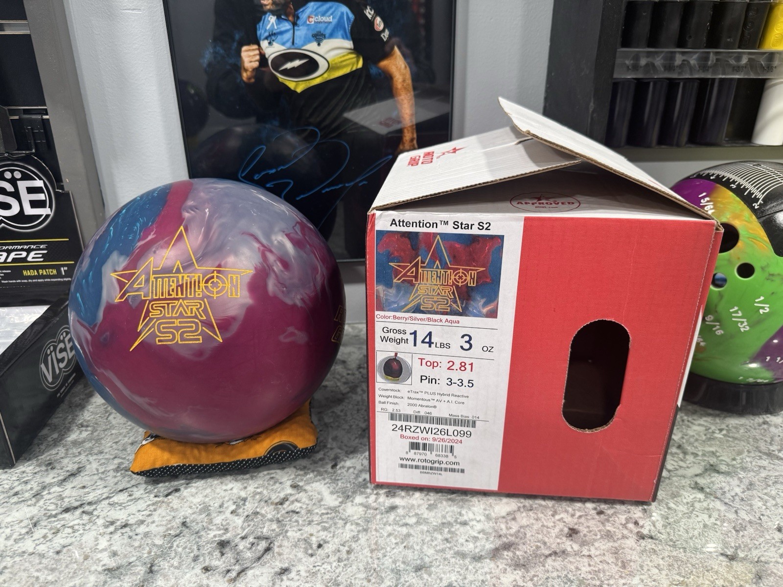 Roto Grip Attention Star S2 bowling ball 14 LB  NEW IN BOX!