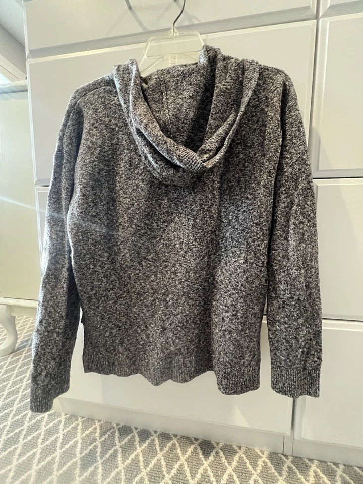 Suéter con Capucha Gris Jaspeado Azul Marino Antiguo para Niñas 16 Foto 2 de 4