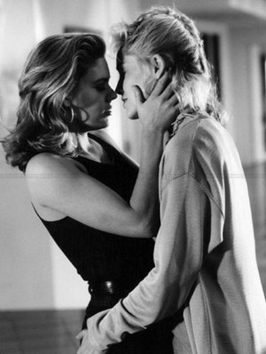Sharon Stone & Leilani Sarelle Photo - Basic Instinct (1992) - 15x20