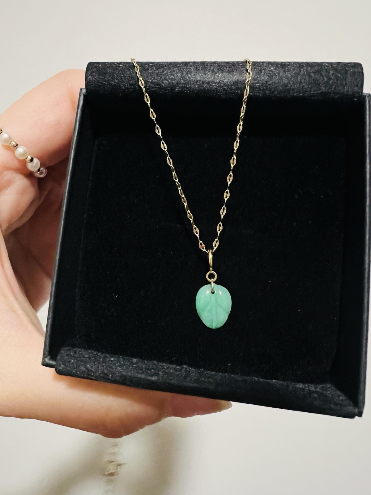 18k solid gold Grade A Jadeite Leaf Necklace - image 1
