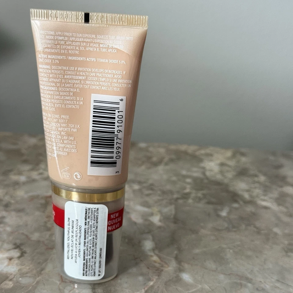 Revlon Age Defying Spa Foundation SPF 18 001 Fair Clair Sealed 1 Oz New - Image 3 of 4