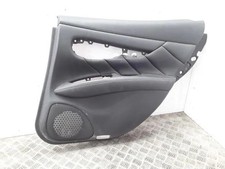 Porte arrière et accessoires Infiniti M30