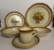 VGT RARE Mikasa Whole Wheat/ Fruit Basket  E 8000/E 8008 Japan BUYERS CHOICE