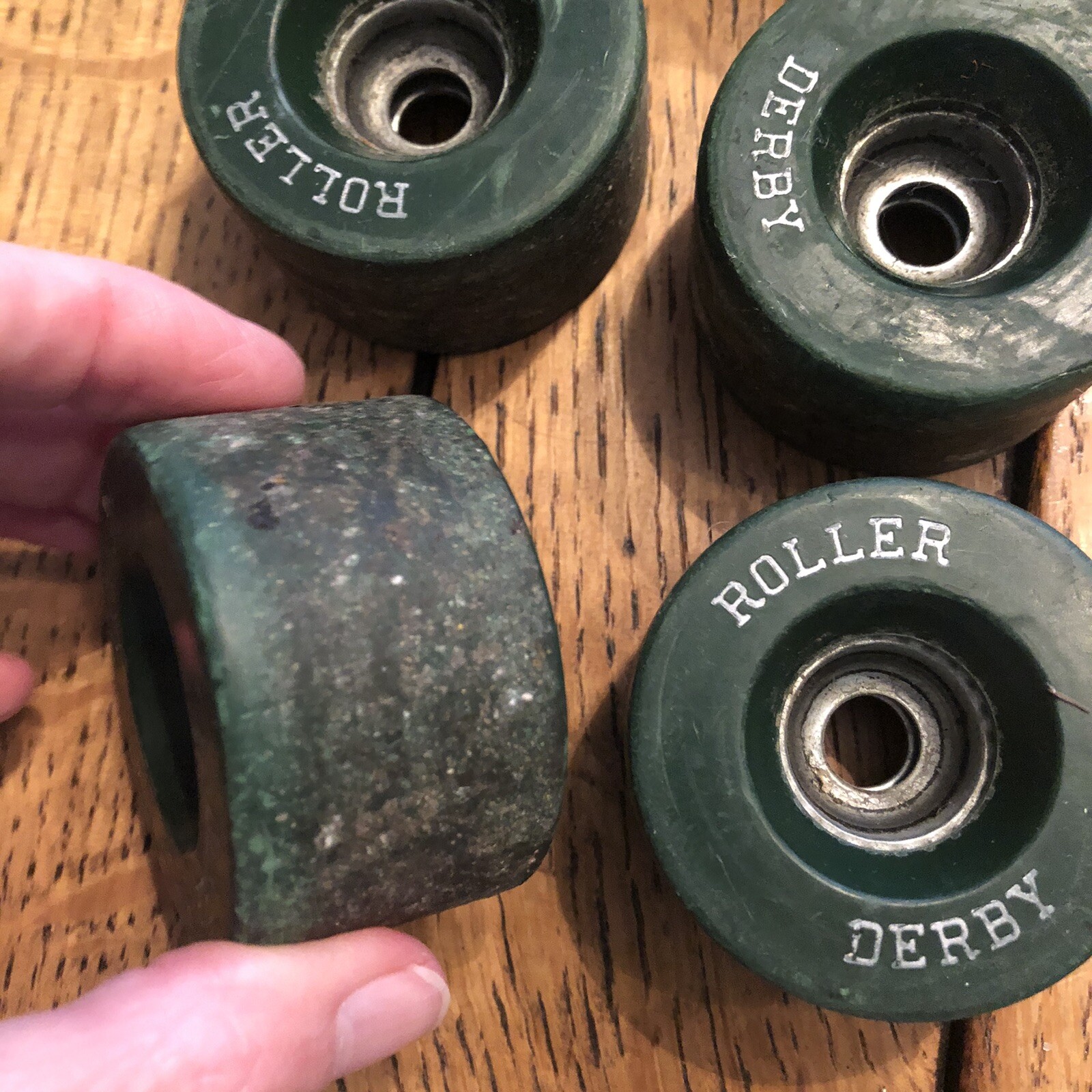 Vintage wheels roller derby green in box Wheels of Dupont Adiprene