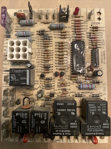 Goodman 1012-933D Furnace Control Board B18099-13