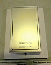 Honeywell T7047C-1140 Remote Space Sensor (For Use With XL5000 Products) White