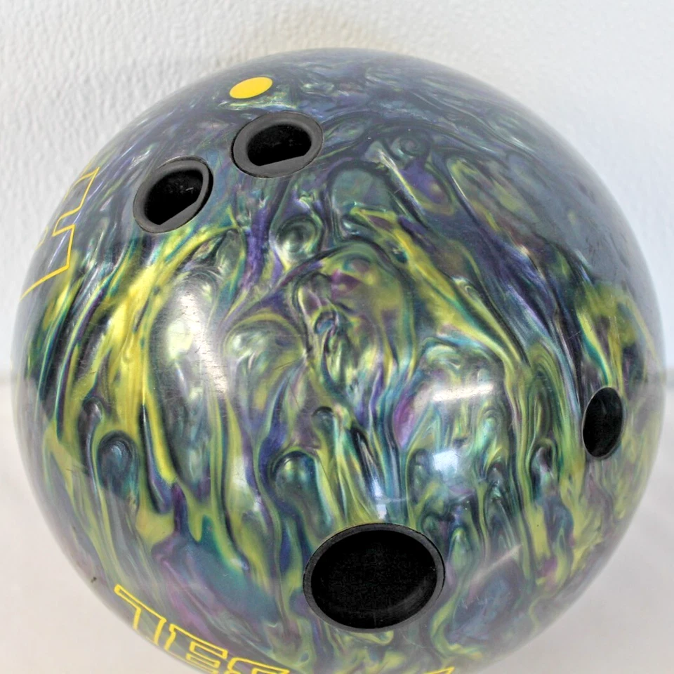 13lb Revolution Rebel Tradition Bowling Ball - Purple & Gold (Rare) - Image 4 of 4