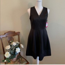 NEW WITH TAGS Vince Camuto Black Front Zipper V Neck Sleeveless Scuba Dress!