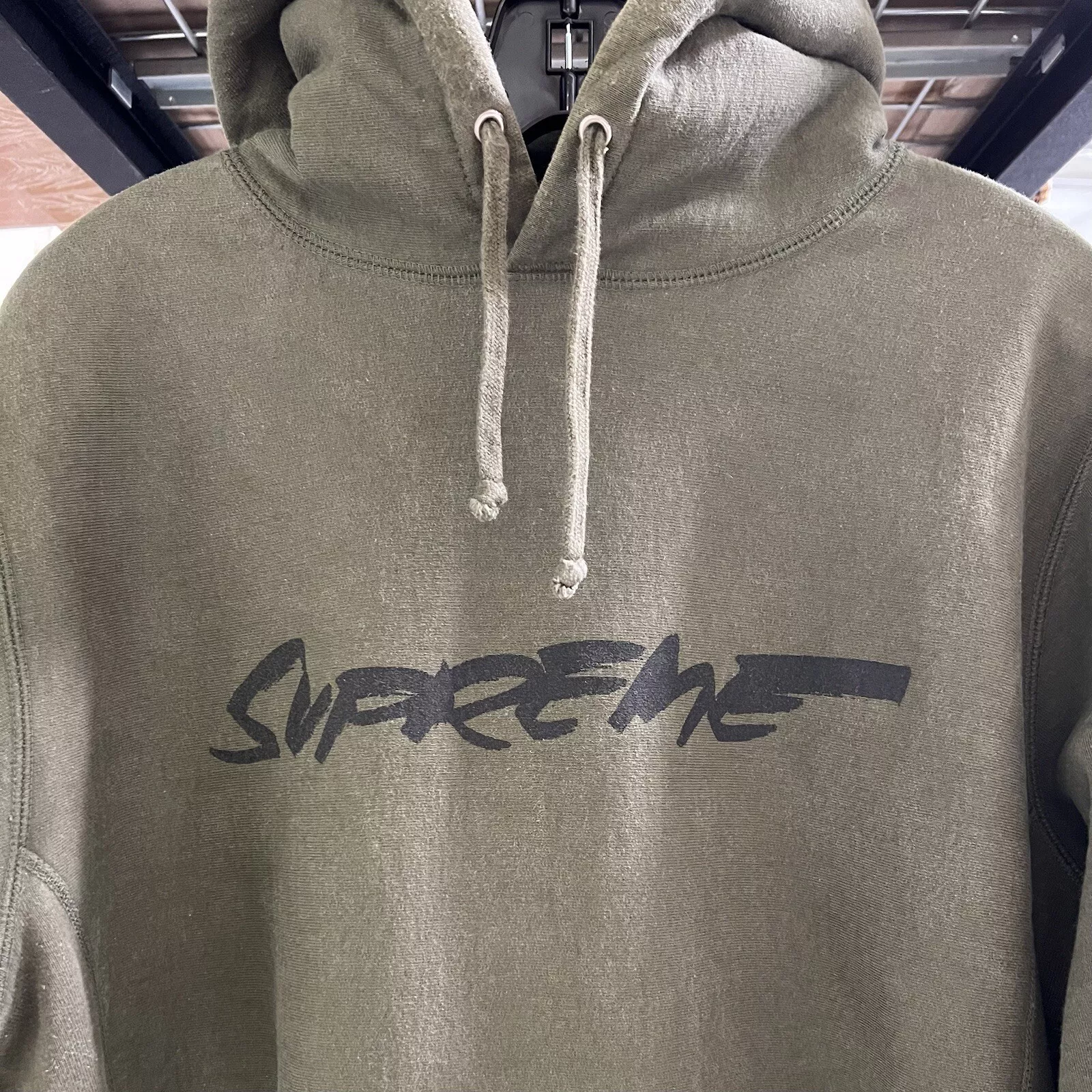 Sweat à capuche logo Supreme x FUTURA olive FW11 2011