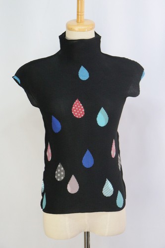 Authentic ISSEY MIYAKE me Black Pleats High Neck Sleeveless Top 052 0178
