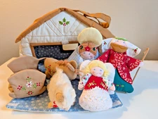 Vintage House of Hatten fabric plush nativity scene manger doll carrying case