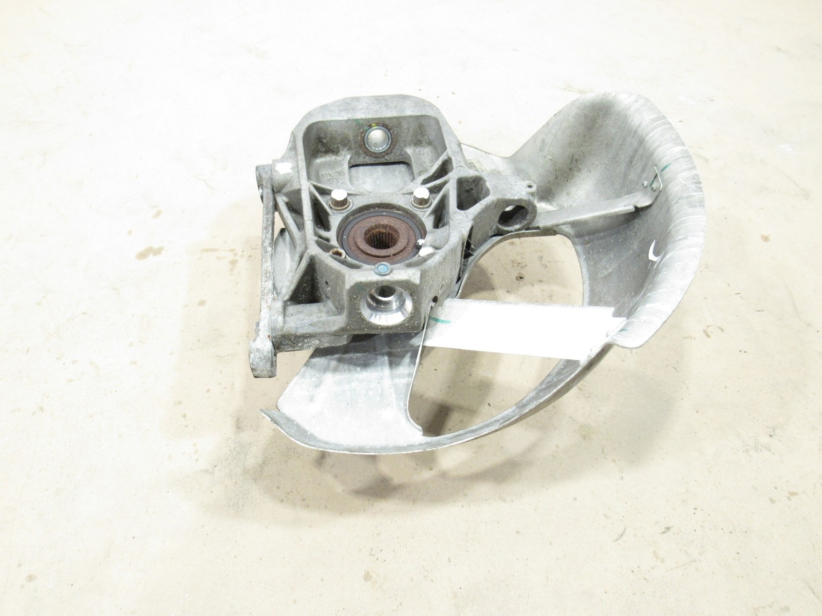 14-18 Aston Martin Vanquish 2014 Front Right Passenger Spindle Knuckle Hub Y2