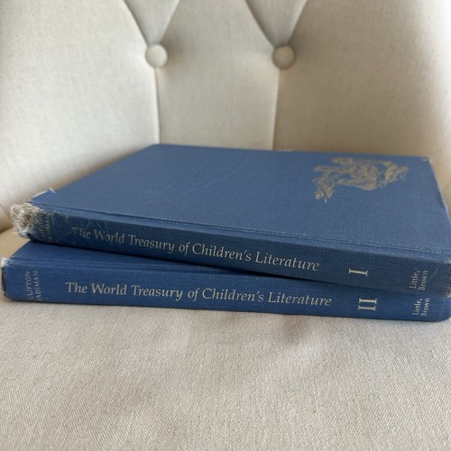 The World Treasury Of Children's Literature 2 Book Set 1st Edition Read Damaged - Picture 2 of 24
