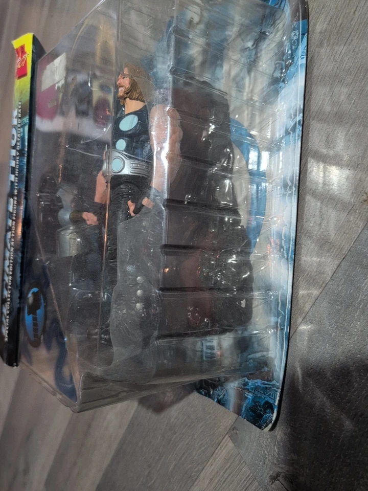 Figura de acción Ultimate Thor Marvel Select edición especial coleccionista 2004. O3 Foto 3 de 4