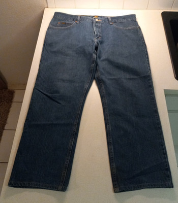 Lee Men s Blue Jeans Regular Fit  Size 40x30